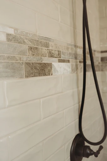 beige tile shower 